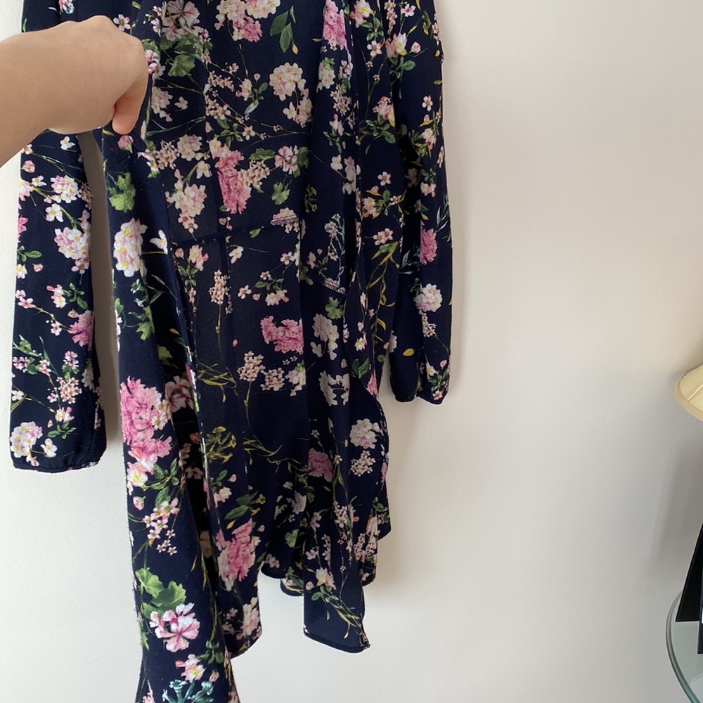 ❤️3 for $30❤️ Floral Long sleeve Cardigan Navy Blue with Pink Flowers - Picture 4 of 6
